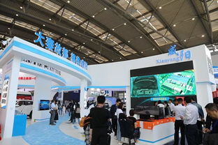 咸陽(yáng)絲博會(huì)上的“黑科技”盛宴 86寸顯示器、5K電競(jìng)游戲機(jī)與數(shù)字技術(shù)服務(wù)的驚艷亮相